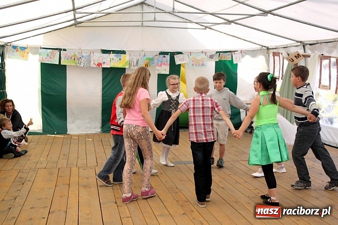 Zdjęcie w galerii na portalu naszraciborz.pl: W Wojnowicach bawili się na festynie szkolnym wiadomości z regionu