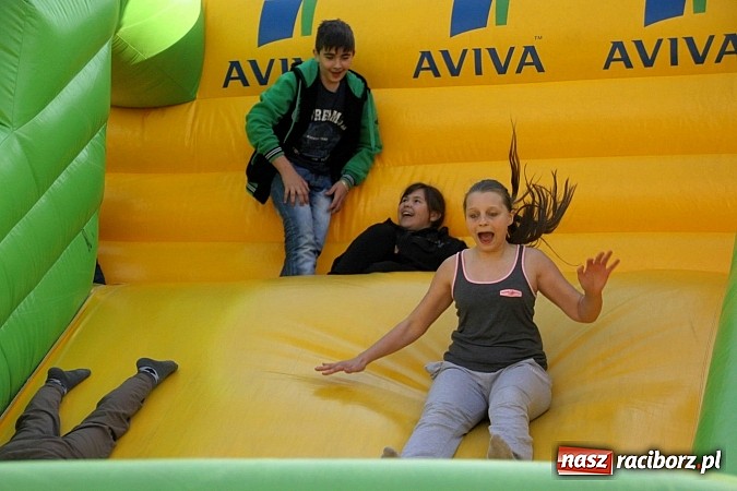 Zdjęcie w galerii na portalu naszraciborz.pl: W Wojnowicach bawili się na festynie szkolnym wiadomości z regionu