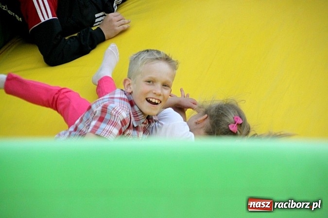 Zdjęcie w galerii na portalu naszraciborz.pl: W Wojnowicach bawili się na festynie szkolnym wiadomości z regionu