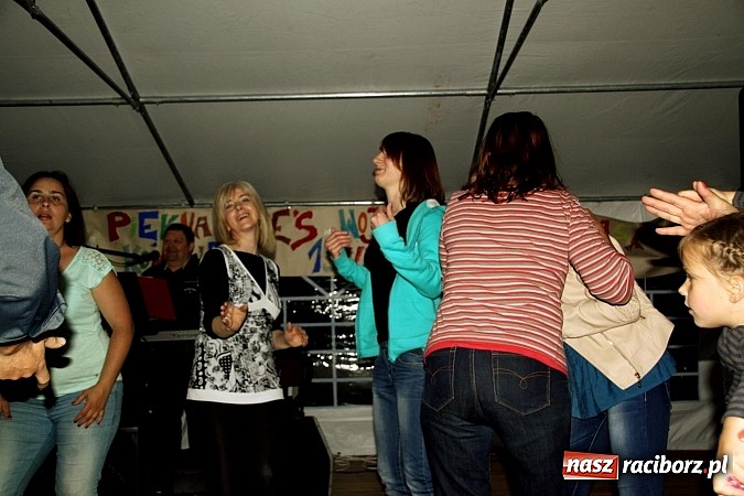 Zdjęcie w galerii na portalu naszraciborz.pl: W Wojnowicach bawili się na festynie szkolnym wiadomości z regionu