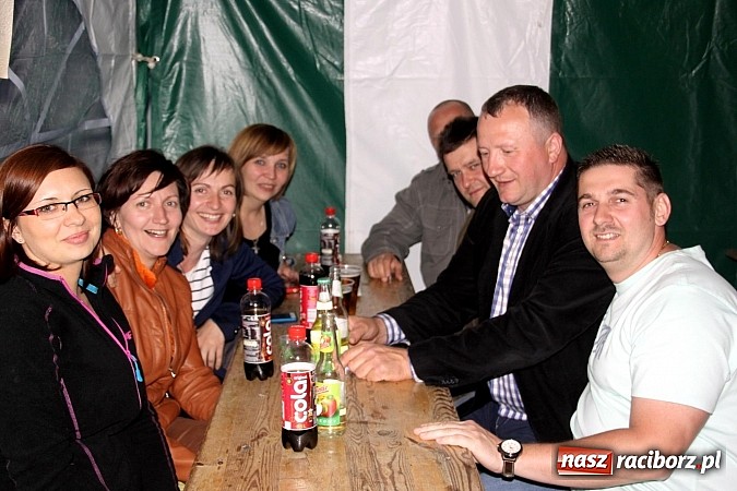 Zdjęcie w galerii na portalu naszraciborz.pl: W Wojnowicach bawili się na festynie szkolnym wiadomości z regionu