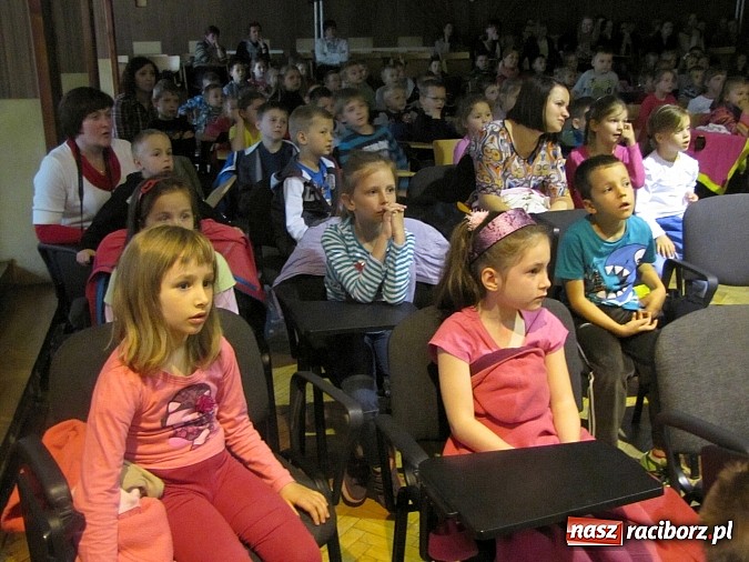 Zdjęcie w galerii na portalu naszraciborz.pl: Przedszkolaki świętowały swój dzień w PWSZ wiadomości z regionu