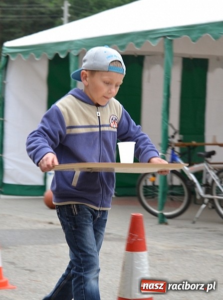 Zdjęcie w galerii na portalu naszraciborz.pl: A mamusie nie trafiały do kosza! Dzień Dziecka w Jankowicach  wiadomości z regionu