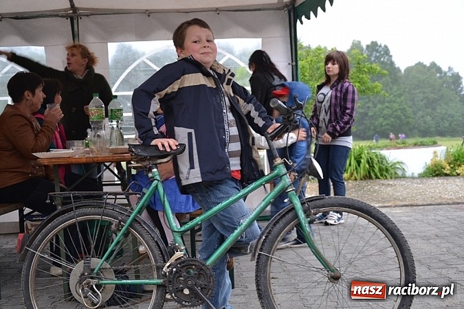 Zdjęcie w galerii na portalu naszraciborz.pl: A mamusie nie trafiały do kosza! Dzień Dziecka w Jankowicach  wiadomości z regionu
