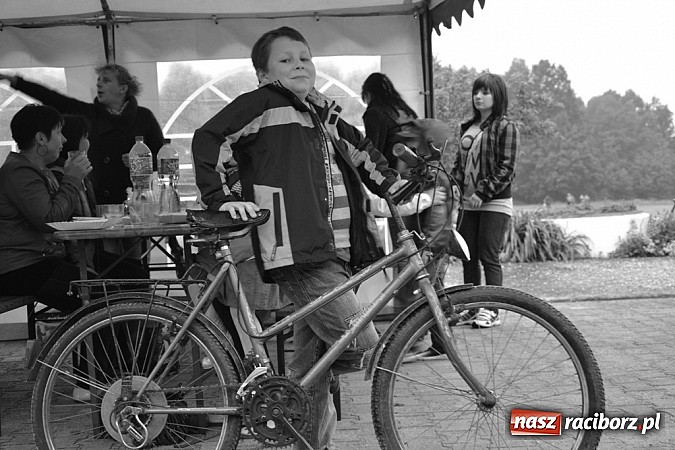 Zdjęcie w galerii na portalu naszraciborz.pl: A mamusie nie trafiały do kosza! Dzień Dziecka w Jankowicach  wiadomości z regionu