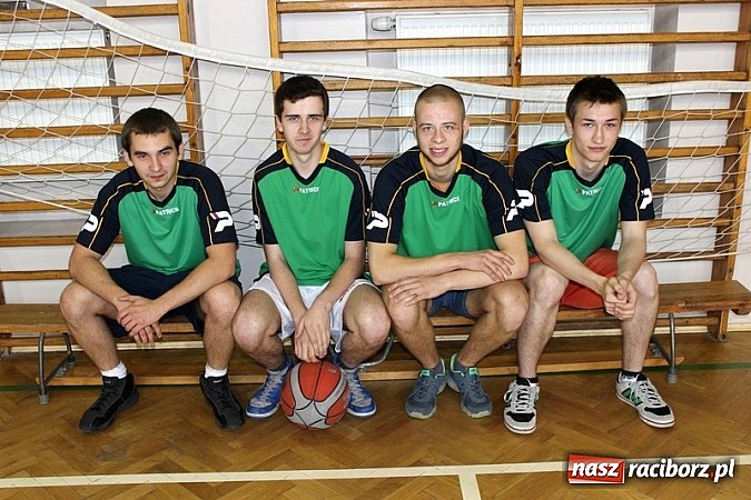 Zdjęcie w galerii na portalu naszraciborz.pl: Akademia Szpachlowania najlepsza w turnieju Streetballa wiadomości z regionu