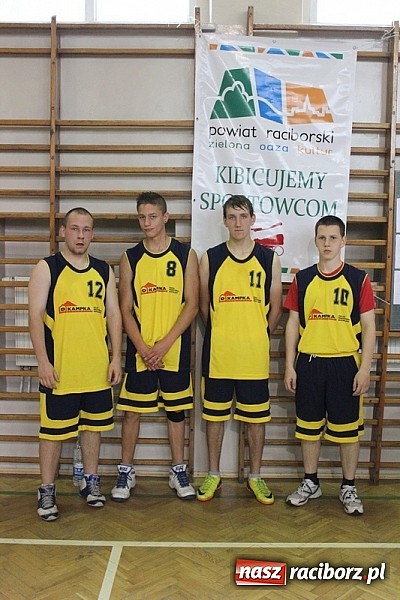 Zdjęcie w galerii na portalu naszraciborz.pl: Akademia Szpachlowania najlepsza w turnieju Streetballa wiadomości z regionu