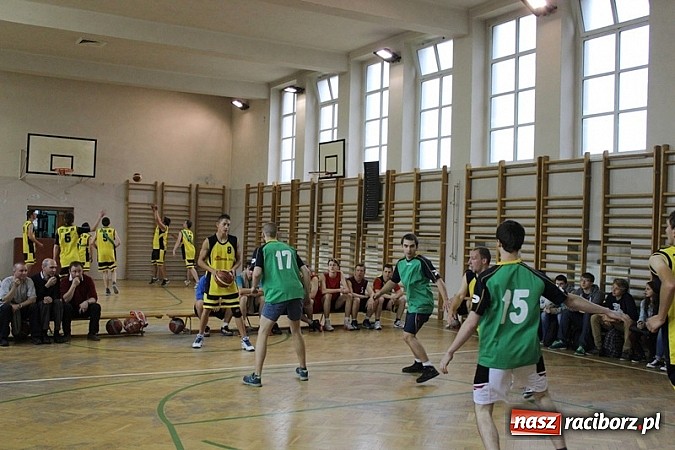 Zdjęcie w galerii na portalu naszraciborz.pl: Akademia Szpachlowania najlepsza w turnieju Streetballa wiadomości z regionu