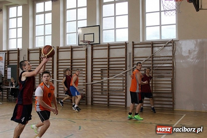 Zdjęcie w galerii na portalu naszraciborz.pl: Akademia Szpachlowania najlepsza w turnieju Streetballa wiadomości z regionu