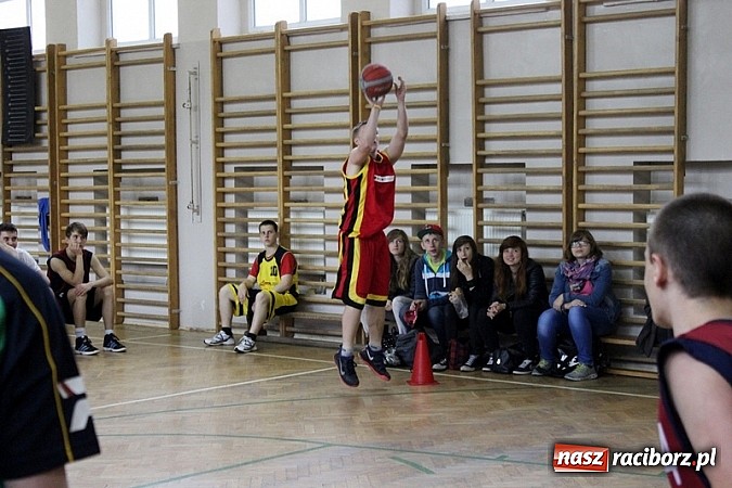 Zdjęcie w galerii na portalu naszraciborz.pl: Akademia Szpachlowania najlepsza w turnieju Streetballa wiadomości z regionu