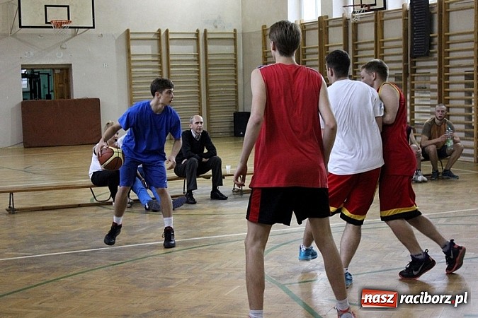 Zdjęcie w galerii na portalu naszraciborz.pl: Akademia Szpachlowania najlepsza w turnieju Streetballa wiadomości z regionu