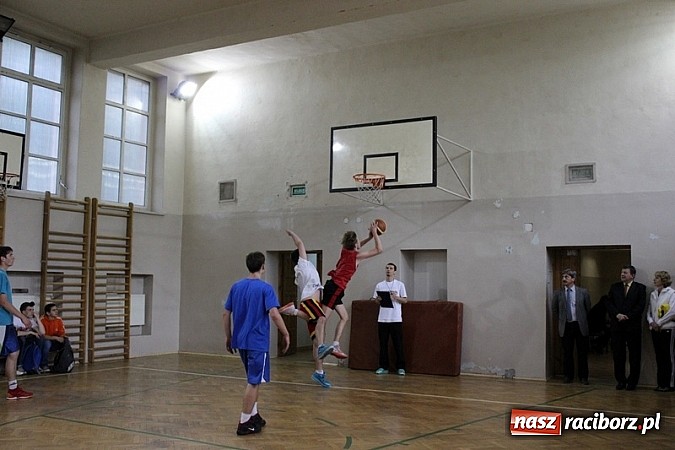 Zdjęcie w galerii na portalu naszraciborz.pl: Akademia Szpachlowania najlepsza w turnieju Streetballa wiadomości z regionu