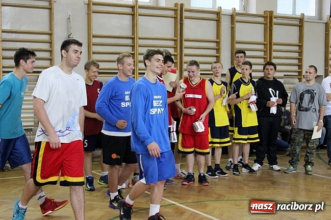 Zdjęcie w galerii na portalu naszraciborz.pl: Akademia Szpachlowania najlepsza w turnieju Streetballa wiadomości z regionu