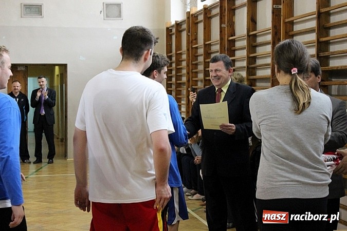 Zdjęcie w galerii na portalu naszraciborz.pl: Akademia Szpachlowania najlepsza w turnieju Streetballa wiadomości z regionu