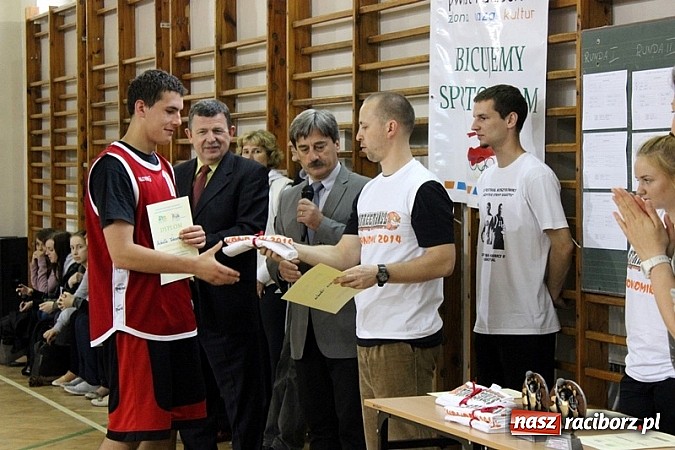 Zdjęcie w galerii na portalu naszraciborz.pl: Akademia Szpachlowania najlepsza w turnieju Streetballa wiadomości z regionu