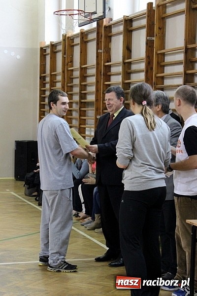 Zdjęcie w galerii na portalu naszraciborz.pl: Akademia Szpachlowania najlepsza w turnieju Streetballa wiadomości z regionu