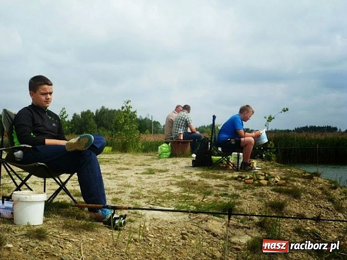 Zdjęcie w galerii na portalu naszraciborz.pl: Ryba brała na wędkarskim Dniu Dziecka na Babiczoku wiadomości z regionu