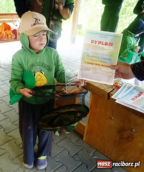 Zdjęcie w galerii na portalu naszraciborz.pl: Ryba brała na wędkarskim Dniu Dziecka na Babiczoku wiadomości z regionu