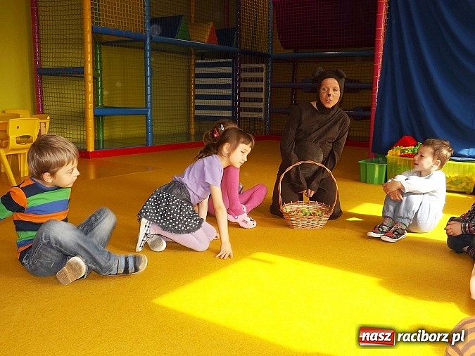 Zdjęcie w galerii na portalu naszraciborz.pl: Uczniowie Budowlanki uczą przedszkolaków jak dbać o środowisko wiadomości z regionu