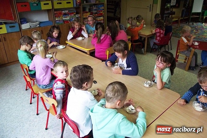 Zdjęcie w galerii na portalu naszraciborz.pl: Dzień Dziecka na wesoło w przedszkolu numer 5 wiadomości z regionu