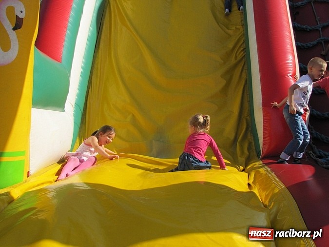 Zdjęcie w galerii na portalu naszraciborz.pl: Festyn rodzinny z okazji Dnia dziecka na Płoni  wiadomości z regionu