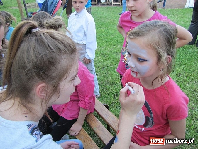 Zdjęcie w galerii na portalu naszraciborz.pl: Festyn rodzinny z okazji Dnia dziecka na Płoni  wiadomości z regionu