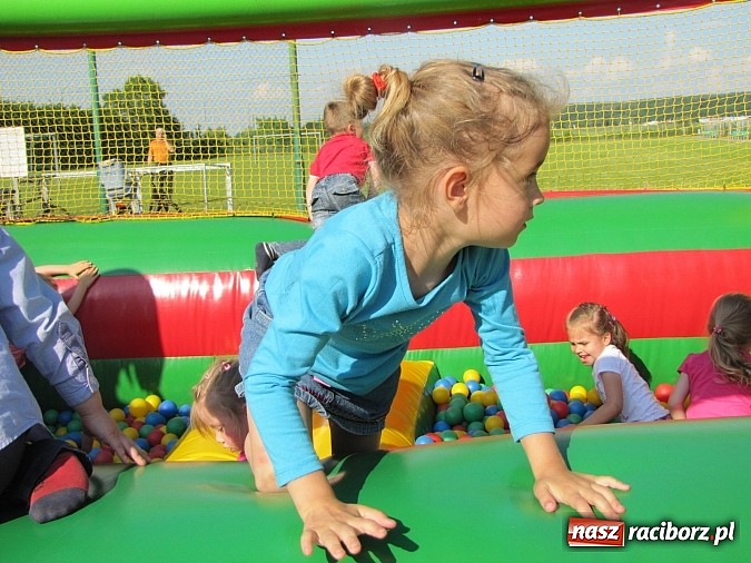 Zdjęcie w galerii na portalu naszraciborz.pl: Festyn rodzinny z okazji Dnia dziecka na Płoni  wiadomości z regionu