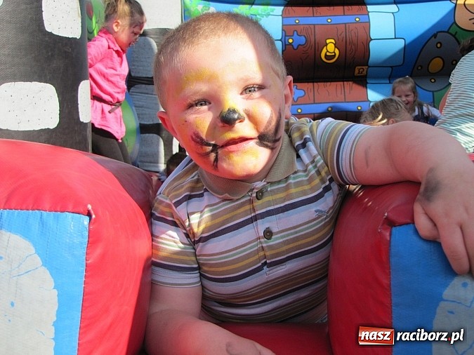 Zdjęcie w galerii na portalu naszraciborz.pl: Festyn rodzinny z okazji Dnia dziecka na Płoni  wiadomości z regionu