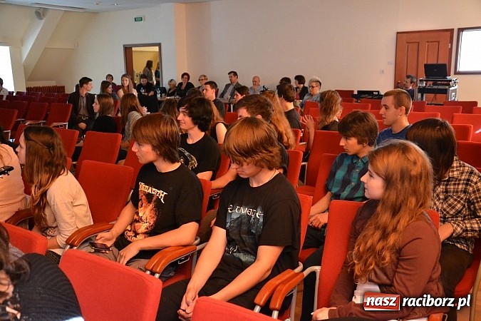 Zdjęcie w galerii na portalu naszraciborz.pl: Przesłuchania konkursowe Festiwalu Piosenki Europejskiej rozpoczęte  wiadomości z regionu