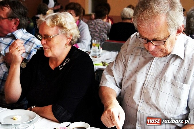 Zdjęcie w galerii na portalu naszraciborz.pl: Mamma Mia na Dzień Matki i Dzień Ojca u senior&oacute;w w Nędzy wiadomości z regionu