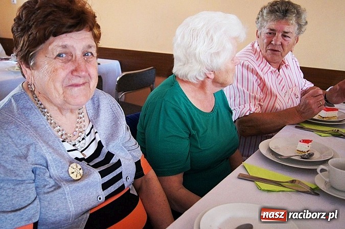 Zdjęcie w galerii na portalu naszraciborz.pl: Mamma Mia na Dzień Matki i Dzień Ojca u senior&oacute;w w Nędzy wiadomości z regionu