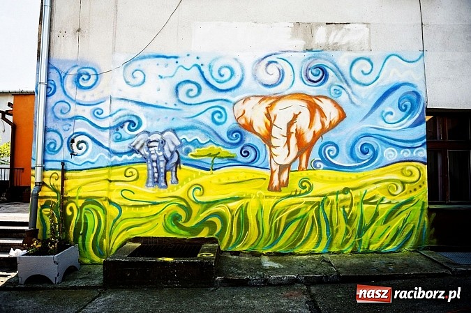 Zdjęcie w galerii na portalu naszraciborz.pl: W Kuźni Raciborskiej odnowiono teren Plac&oacute;wki Opiekuńczo-Wychowawczej wiadomości z regionu