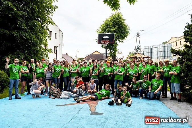 Zdjęcie w galerii na portalu naszraciborz.pl: W Kuźni Raciborskiej odnowiono teren Plac&oacute;wki Opiekuńczo-Wychowawczej wiadomości z regionu