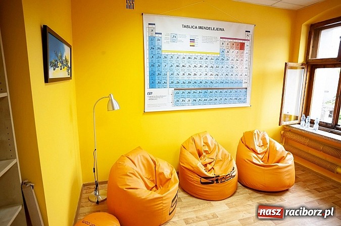 Zdjęcie w galerii na portalu naszraciborz.pl: W Kuźni Raciborskiej odnowiono teren Plac&oacute;wki Opiekuńczo-Wychowawczej wiadomości z regionu