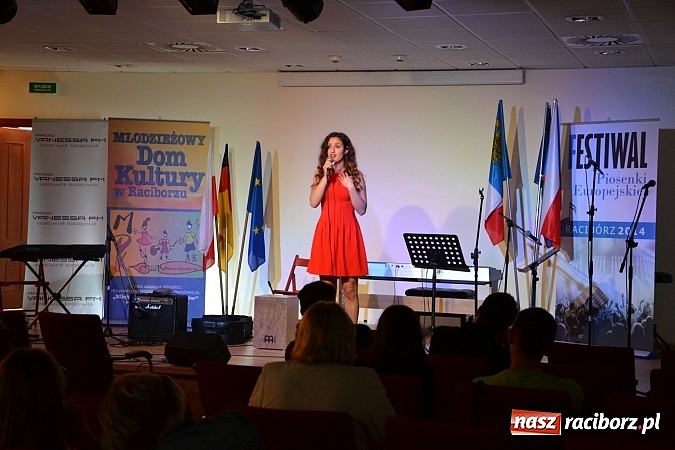 Zdjęcie w galerii na portalu naszraciborz.pl: Drugi dzień przesłuchań festiwalowych na zamku wiadomości z regionu