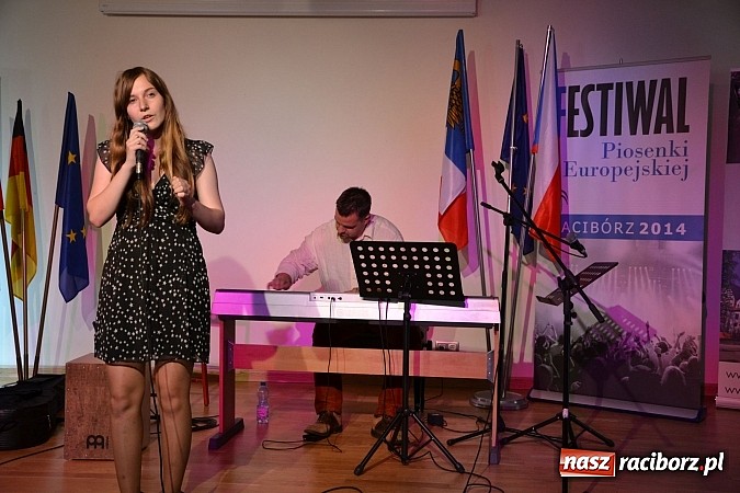 Zdjęcie w galerii na portalu naszraciborz.pl: Drugi dzień przesłuchań festiwalowych na zamku wiadomości z regionu