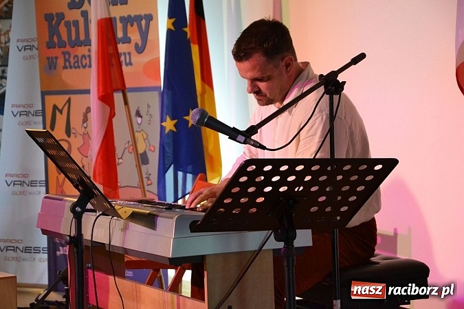 Zdjęcie w galerii na portalu naszraciborz.pl: Drugi dzień przesłuchań festiwalowych na zamku wiadomości z regionu