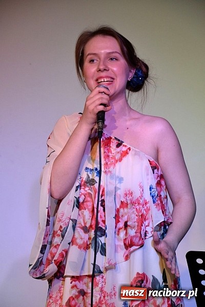 Zdjęcie w galerii na portalu naszraciborz.pl: Drugi dzień przesłuchań festiwalowych na zamku wiadomości z regionu