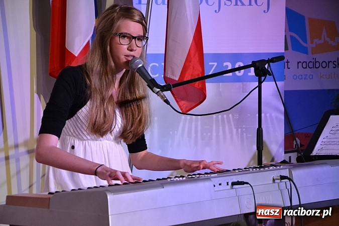 Zdjęcie w galerii na portalu naszraciborz.pl: Drugi dzień przesłuchań festiwalowych na zamku wiadomości z regionu