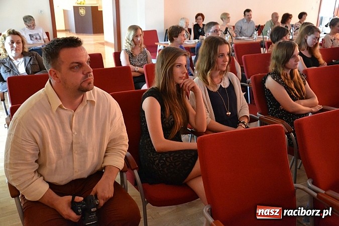 Zdjęcie w galerii na portalu naszraciborz.pl: Drugi dzień przesłuchań festiwalowych na zamku wiadomości z regionu