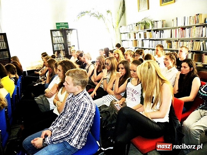 Zdjęcie w galerii na portalu naszraciborz.pl: Spotkanie nie przy Okrągłym Stole wiadomości z regionu