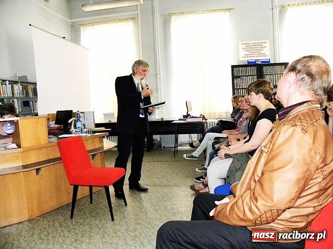 Zdjęcie w galerii na portalu naszraciborz.pl: Spotkanie nie przy Okrągłym Stole wiadomości z regionu