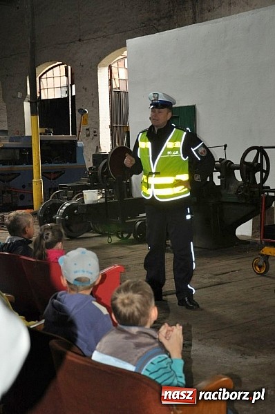 Zdjęcie w galerii na portalu naszraciborz.pl: Pierwszoklasiści z Kuźni Raciborskiej znają zasady bezpieczeństwa w ruchu drogowym wiadomości z regionu
