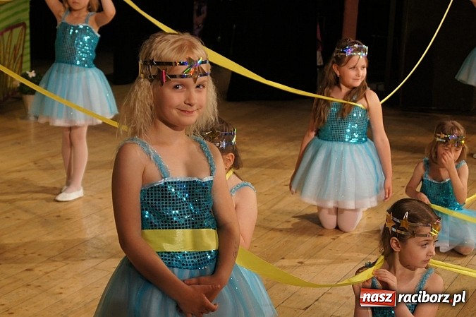 Zdjęcie w galerii na portalu naszraciborz.pl: Laureaci VI Mini Festiwalu Przedszkolaków nagrodzeni  wiadomości z regionu
