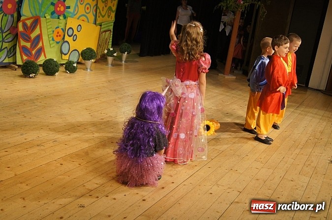 Zdjęcie w galerii na portalu naszraciborz.pl: Laureaci VI Mini Festiwalu Przedszkolaków nagrodzeni  wiadomości z regionu