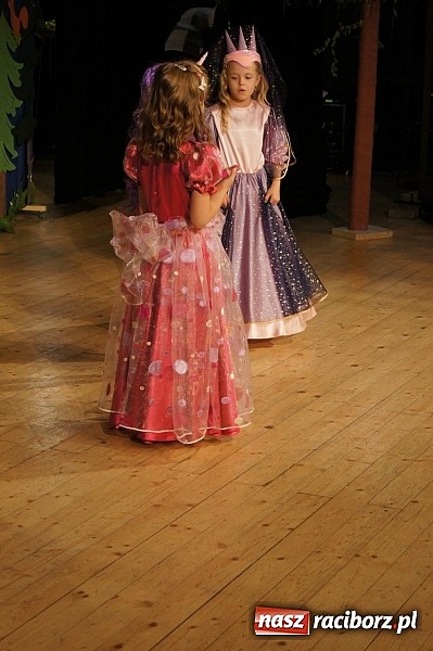 Zdjęcie w galerii na portalu naszraciborz.pl: Laureaci VI Mini Festiwalu Przedszkolaków nagrodzeni  wiadomości z regionu