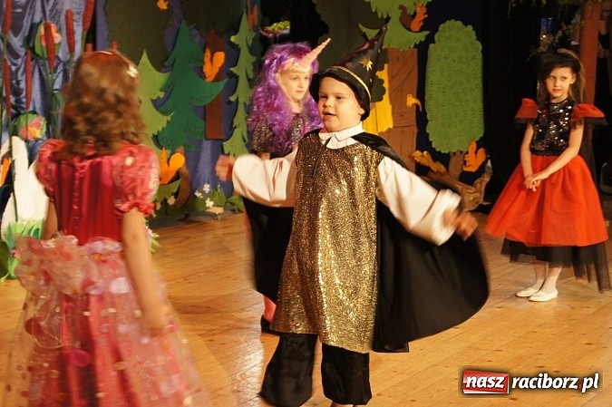 Zdjęcie w galerii na portalu naszraciborz.pl: Laureaci VI Mini Festiwalu Przedszkolaków nagrodzeni  wiadomości z regionu