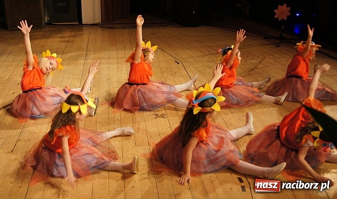 Zdjęcie w galerii na portalu naszraciborz.pl: Laureaci VI Mini Festiwalu Przedszkolaków nagrodzeni  wiadomości z regionu