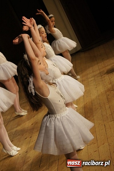 Zdjęcie w galerii na portalu naszraciborz.pl: Laureaci VI Mini Festiwalu Przedszkolaków nagrodzeni  wiadomości z regionu