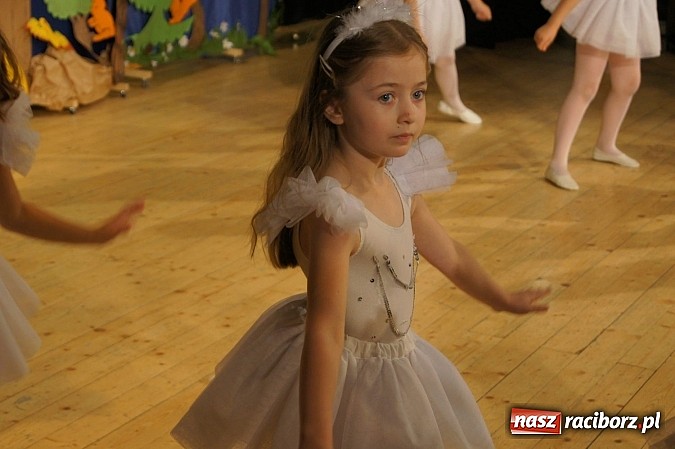 Zdjęcie w galerii na portalu naszraciborz.pl: Laureaci VI Mini Festiwalu Przedszkolaków nagrodzeni  wiadomości z regionu